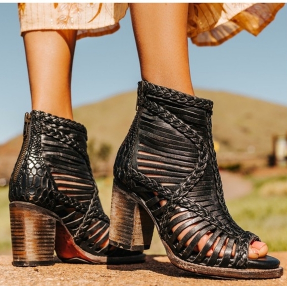 Freebird by Steven Shoes - FREEBIRD BY STEVEN BELA BLACK SNAKE MULTI STRAPPY SANDALS BOOTIES